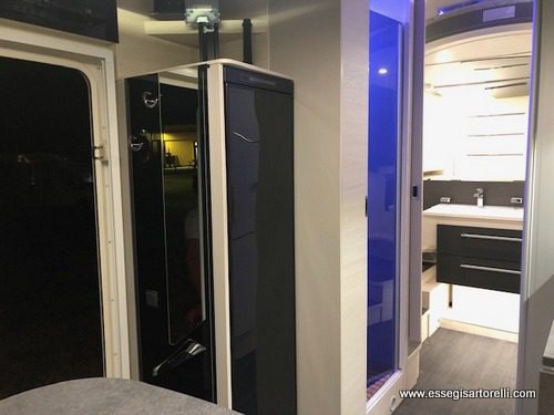 Chausson Premium 778 gamma 2020 maxi cabina bagno con letto nautico a scomparsa e basculante full