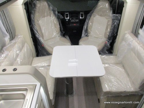Adria Compact PLUS DL letti gemelli garage gamma 2020 140 cv 699 cm full