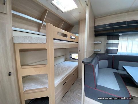 caravan Hobby Deluxe Edition 560 KMFE 2017 uniprop. 6 posti full