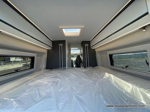 Adria New Twin SUPREME 640 SGX gamma 2021 camper puro van 140 cv silver 35H GARAGE expedition grey full