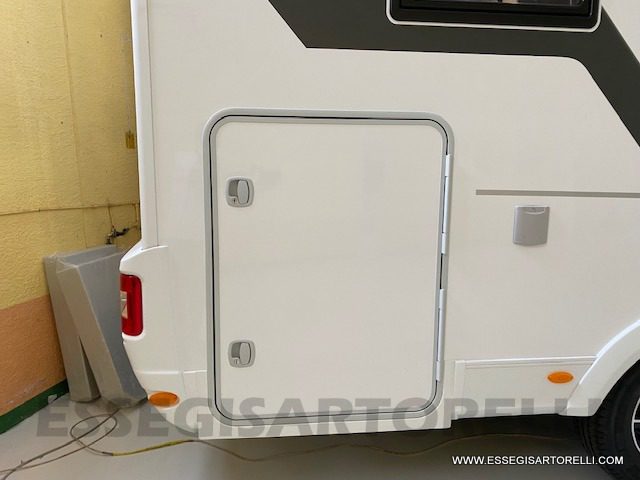 Adria Compact AXESS DL letti gemelli garage gamma 2022 140 cv 699 cm full