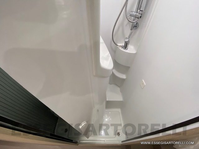 Adria Compact AXESS DL letti gemelli garage gamma 2022 140 cv 699 cm full